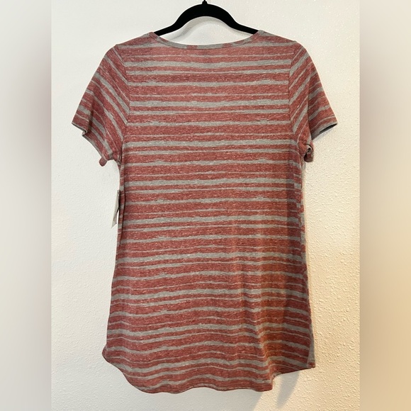 LuLaRoe Gray and Pink Polka Dot Short Sleeve Tee Size XS - Picture 2 of 4